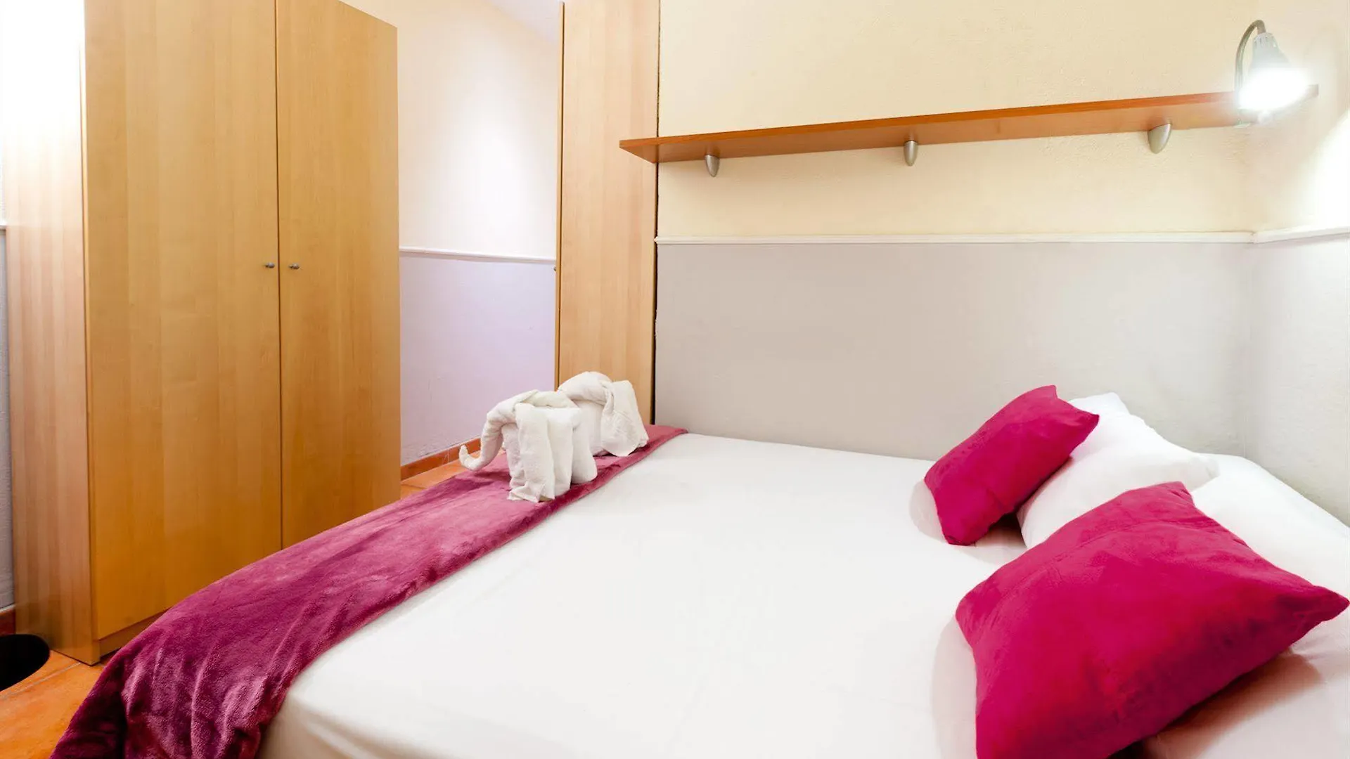 Apartments Sata Park Guell Area برشلونة